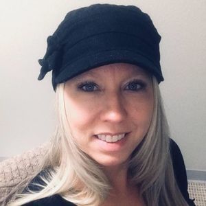 Meet your Posher, Crystal